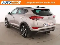 Usado Hyundai Tucson Style 177 CV (130 kW) 2016 Gris SUV
