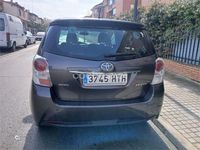 Usado Toyota Verso Advance 132 CV (97 kW) 2013 Gris / plata Monovolumen