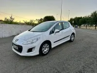 Usado Peugeot 308 Active 92 CV (67 kW) 2013 Blanco Berlina