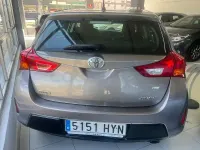 Usado Toyota Auris Business Edition 132 CV (97 kW) 2014 Beige Berlina
