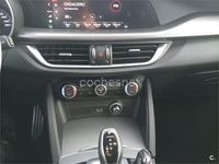 Usado Alfa Romeo Stelvio Veloce 210 CV (154 kW) 2021 Gris / plata SUV