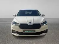 Usado Skoda Fabia Selection 95 CV (69 kW) 2024 Blanco Utilitario