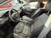 Usado VW Passat Advance 105 CV (77 kW) 2012 Negro Berlina