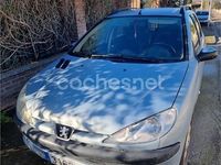 Usado Peugeot 206 70 CV (51 kW) 2006 Gris / plata Familiar