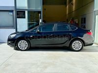 Usado Opel Astra Selective 110 CV (80 kW) 2015 Negro Berlina