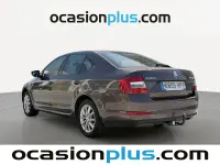 Usado Skoda Octavia Ambition 105 CV (77 kW) 2013 Marrón Berlina