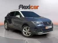 Usado Seat Arona FR 150 CV (110 kW) 2023 Blanco SUV