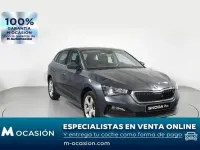Usado Skoda Scala Ambition 110 CV (80 kW) 2021 Gris / plata Utilitario