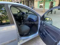 Usado Ford Fiesta Trend 80 CV (58 kW) 2006 Gris / plata Utilitario