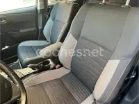 Usado Toyota Auris Hybrid Active 136 CV (100 kW) 2018 Azul Berlina