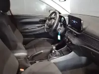 Usado Hyundai i20 78 CV (57 kW) 2024 Rojo Utilitario