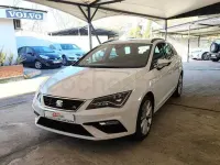 Usado Seat Leon Style 130 CV (95 kW) 2019 Blanco Familiar