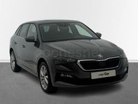 Usado Skoda Scala Ambition 150 CV (110 kW) 2023 Gris / plata Utilitario