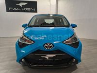 Usado Toyota Aygo x-sky 69 CV (50 kW) 2018 Azul Utilitario