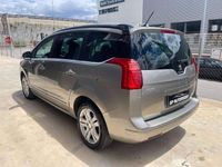 Usado Peugeot 5008 Style 120 CV (88 kW) 2016 Beige Monovolumen