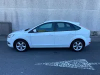 Usado Ford Focus Trend 109 CV (80 kW) 2010 Blanco Berlina
