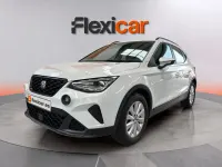 Usado Seat Arona Style 110 CV (80 kW) 2024 Gris SUV