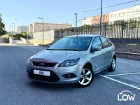Usado Ford Focus Trend 109 CV (80 kW) 2010 Gris / plata Berlina