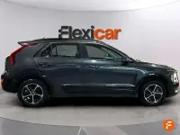 Usado Kia Niro 141 CV (103 kW) 2022 Gris SUV