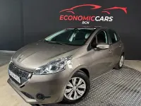 Usado Peugeot 208 Active 92 CV (67 kW) 2012 Beige Utilitario
