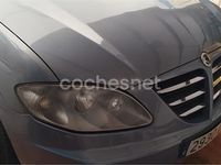 Usado SsangYong Rodius Limited 165 CV (121 kW) 2005 Gris / plata Monovolumen