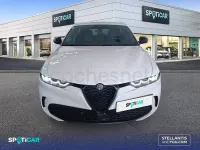 Usado Alfa Romeo Tonale Sprint 130 CV (95 kW) 2024 Gris / plata SUV