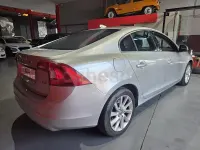 Usado Volvo S60 Kinetic 150 CV (110 kW) 2015 Gris / plata Berlina