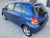 Usado Toyota Yaris 101 CV (74 kW) 2010 Azul Utilitario