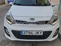 Usado Kia Rio 75 CV (55 kW) 2015 Blanco Berlina