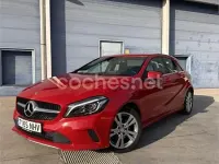 Usado Mercedes A180 Urban 122 CV (89 kW) 2016 Rojo Berlina