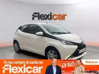 Usado Toyota Aygo X-cite 69 CV (50 kW) 2018 Blanco Utilitario