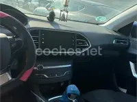 Usado Peugeot 308 Allure 130 CV (95 kW) 2019 Azul Berlina