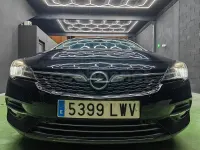 Usado Opel Astra Ultimate 145 CV (106 kW) 2021 Negro Utilitario