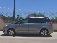 Usado Peugeot 5008 Allure 120 CV (88 kW) 2014 Gris Monovolumen
