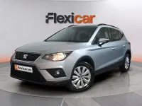 Usado Seat Arona Style 110 CV (80 kW) 2021 Gris SUV