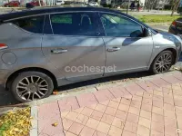 Usado Lancia Delta 120 CV (88 kW) 2010 Gris / plata Utilitario