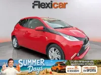 Usado Toyota Aygo X-play 72 CV (52 kW) 2018 Rojo Utilitario