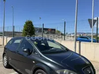 Usado Seat Leon Style 105 CV (77 kW) 2011 Negro Utilitario
