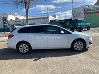 Usado Opel Astra Business 110 CV (80 kW) 2014 Blanco Familiar