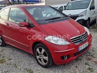 Usado Mercedes A150 Avantgarde 95 CV (69 kW) 2005 Rojo Monovolumen