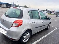 Usado Renault Clio IV Authentique 75 CV (55 kW) 2012 Gris / plata Berlina