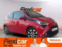 Usado Toyota Aygo X-play 72 CV (52 kW) 2019 Rojo Utilitario