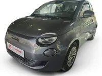 Usado Fiat 500e 86 kW (118 CV) 2023 Gris Utilitario