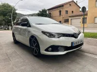 Usado Toyota Auris Hybrid Edition 136 CV (100 kW) 2018 Blanco Familiar