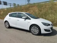 Usado Opel Astra Excellence 110 CV (80 kW) 2014 Blanco Utilitario