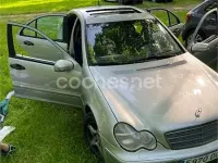 Usado Mercedes C220 Classic 125 CV (91 kW) 2001 Gris / plata Berlina