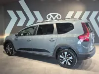 Usado Dacia Jogger Expression 110 CV (80 kW) 2025 Gris / plata Monovolumen