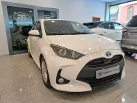 Usado Toyota Yaris Hybrid Business Edition 116 CV (85 kW) 2022 Blanco Berlina