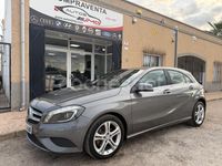 Usado Mercedes A180 Urban 122 CV (89 kW) 2015 Gris / plata Berlina