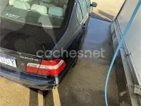 Usado BMW 320 150 CV (110 kW) 2004 Azul Berlina
